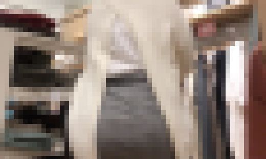 【20代の爆巨尻】20代低身長巨尻女子　ショッピングモールで120cmオーバーの尻をブリンッ！ブリンッ！と見せつけw　サンプル画像2