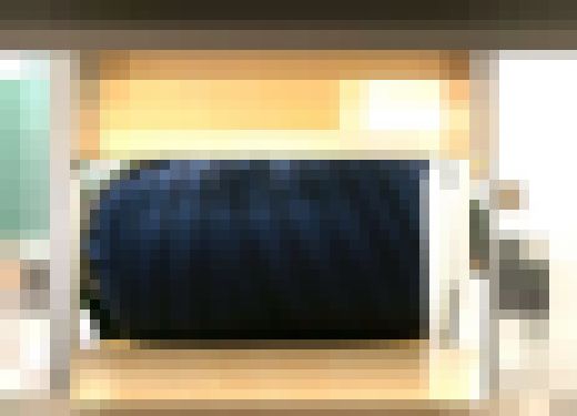 【10代の爆尻】小さな椅子から飛び出す爆尻！こんなにお尻が大きくて恥ずかしいのw　サンプル画像3