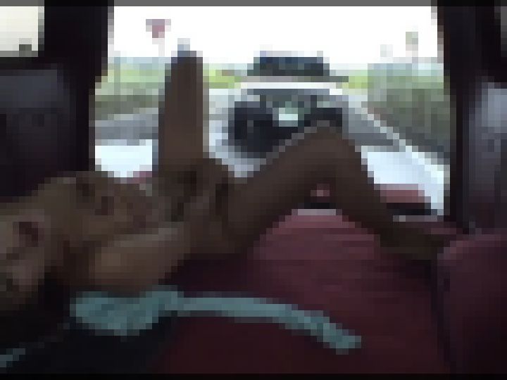 【ジャネス】ガチ露出投稿 街中で公然ワイセツするカップルたちのヤラセ一切なしのプライベート羞恥プレイ #010 [DFBK-00 サンプル画像