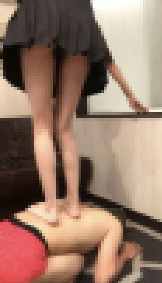 HDC Produce 本編顔出し!脚長美脚美女アンナ様のM男見下し足コキ調教 サンプル画像2