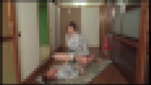 【ジャネス】もう一度刺激的なセックスがしたい美熟女妻と羞恥露出中出し温泉旅行 #004 [DFBK-002-04.mp4]　サンプル画像2