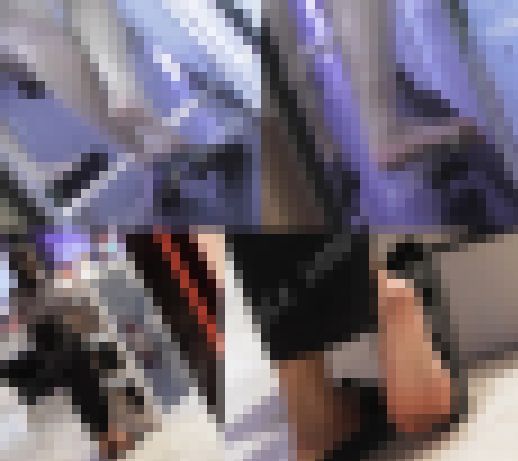 【フルHD動画】ショッピングモールのパンプス脱ぎなど(５シーン)　サンプル画像2