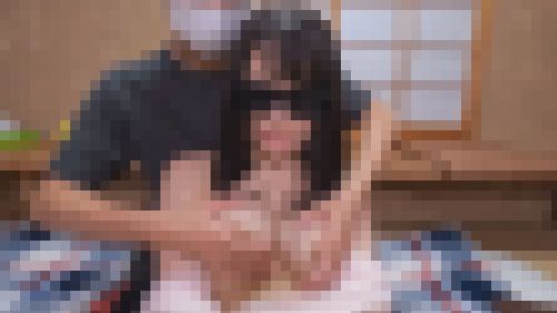 Ｅカップ女子のブルンブルンの美巨乳を揉みまくり（完全オリジナル）　サンプル画像1