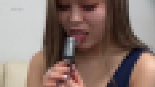 【口/唇/舌/唾フェチ】『カメラをフェラチオって何なの？』フェラ大好き金髪ギャル 歯磨き/歯間ブラシ/キス　サンプル画像1