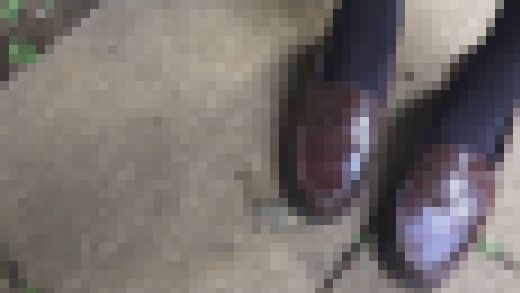 まおたん、黒タイツローファーで、セミをクラッシュするｗｗｗ　サンプル画像3