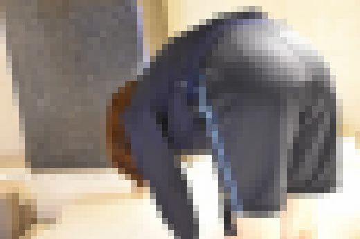 【令和学園】清純派明○大生かなちゃん④　学校指定ジャージで柔軟体操　サンプル画像3