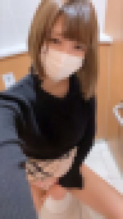 【素人】9頭身美女のオナニー動画_スレンダーな肢体を弄り絶頂 サンプル画像1