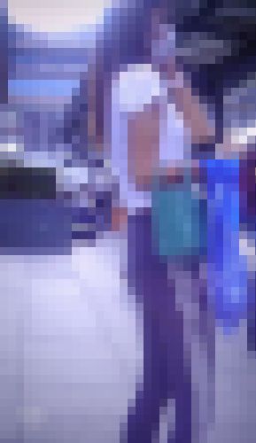 極上スレンダークビレスタイルのギャルがヨガパンツでクネクネ歩いてますよ　サンプル画像3