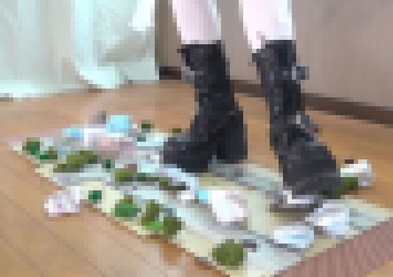 巨大娘が街中で踊ってみた ハード系厚底ブーツ サンプル画像