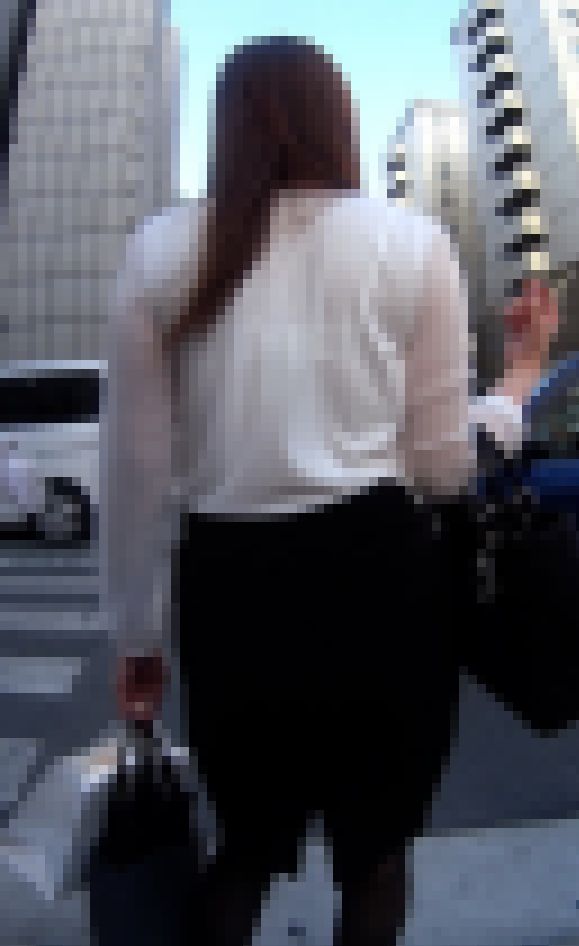神スケスケ！思春期男子の大好物なデカ乳のブラスケに興奮しまくり！ サンプル画像