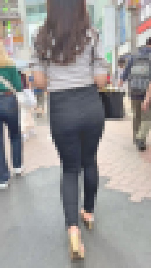 抜群のプロポーションと自慢の超美巨尻をムニュっとさせて男を誘惑！　下品な肉食系セレブ編　サンプル画像3
