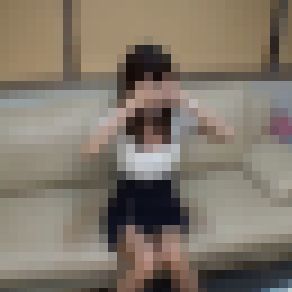 【口/唇/舌/唾フェチ】熟女！アイスペロペロ＆胸チラお姉様（ミニスカ＆パンスト） サンプル画像