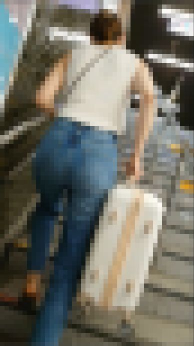 【食べ頃ヒップ】20代OL私服デニム尻１6　サンプル画像1
