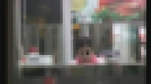 本当に1人の女性を尾行して部屋まで撮影した変態ストーカー野郎のガチ映像　05　サンプル画像1