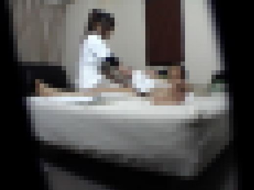 ビジネスホテルでおばさんマッサージ師と2人きり!File.4 サンプル画像2