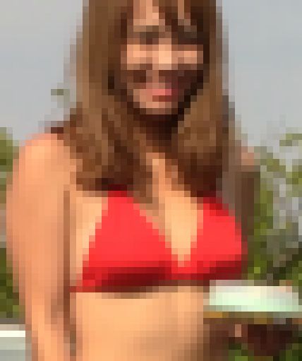 激写！スタイル抜群の美人モデル極小赤ビキニ編② サンプル画像