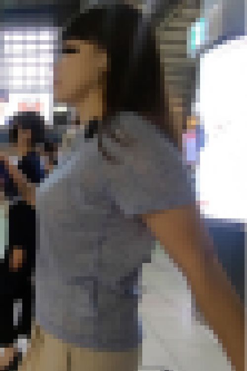 薄手のTシャツに美巨乳　サンプル画像3