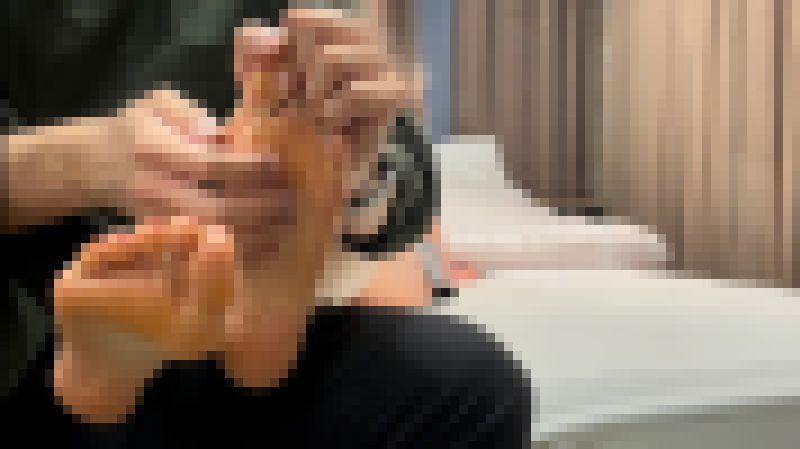 【くすぐり個撮】過去最弱！25.5cmの彼氏持ちデカ足OLさんの足の裏をくすぐり責め サンプル画像