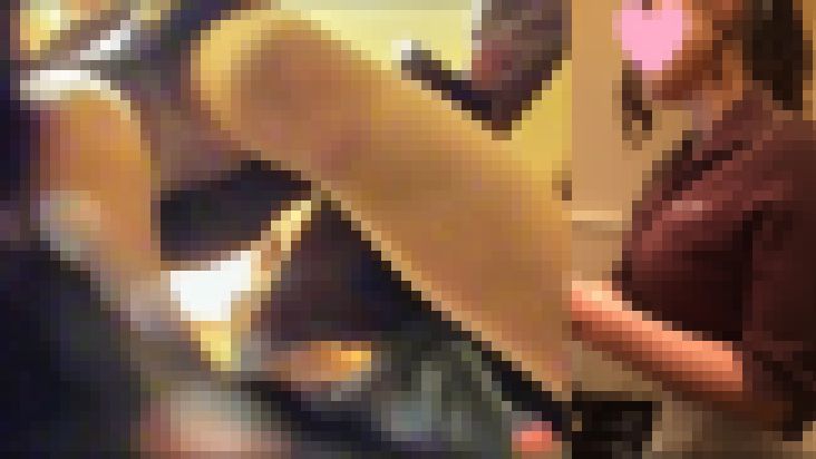 爆乳カフェ店員★★姿も会話もパン2も収録★★決死の突入をお楽しみください★★ サンプル画像