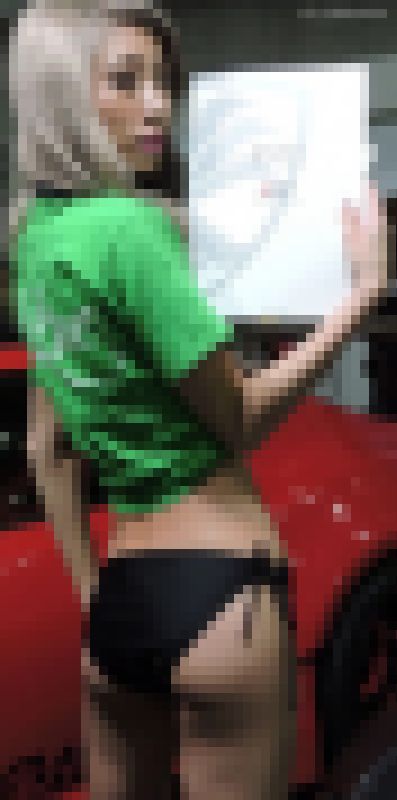 エロい小ぶりプリ尻に勃起!へそ出し緑Tシャツ2017オートサロン【動画】イベント編 3712 サンプル画像