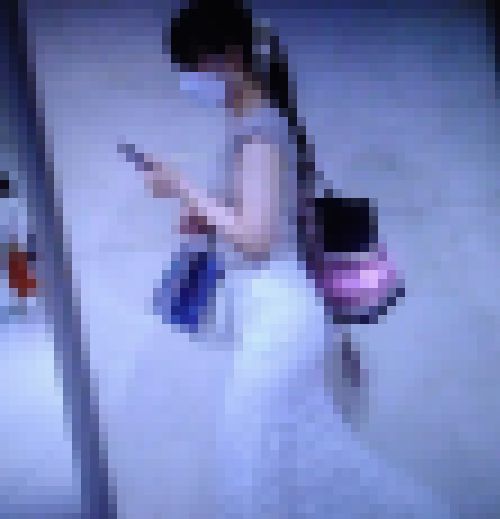 エッチな体のラインをした清楚系美女が歩いてるよ　サンプル画像1