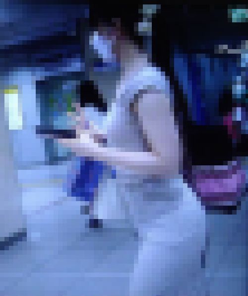 エッチな体のラインをした清楚系美女が歩いてるよ　サンプル画像3