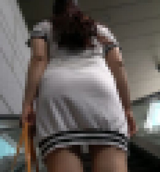 Dさんパート11　パンティーライン　透け　尻　サンプル画像3