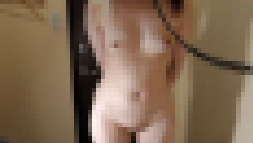 （個人撮影）モデル美女２０歳ネカフェで調教！首輪付きでオナニー＆手コキ　サンプル画像2