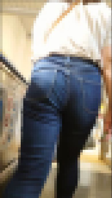 【食べ頃ヒップ】可愛い顔してダイナマイト級の日本人離れした巨尻デニムヒップ2　サンプル画像1