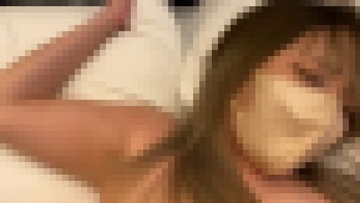 個人撮影【オフパコ依頼のパイパンエロ尻Tバックギャルは喘ぎ声がすごいw最後はたっぷりおま◯こ中出し】　サンプル画像3