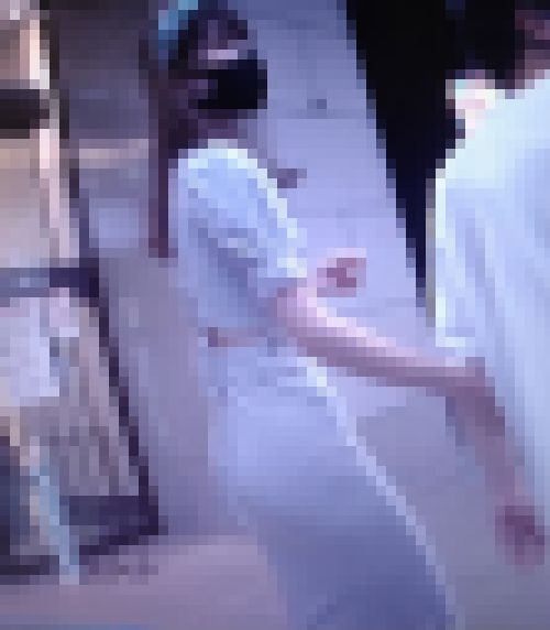 長身お嬢様系の美女が光沢ペラペラピタワンピ着て歩いてるよ サンプル画像3