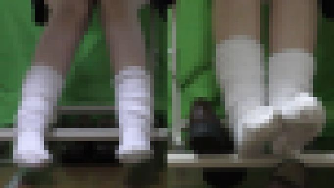 ルーズソックス　靴脱ぎ　２人バージョン　（前） サンプル画像