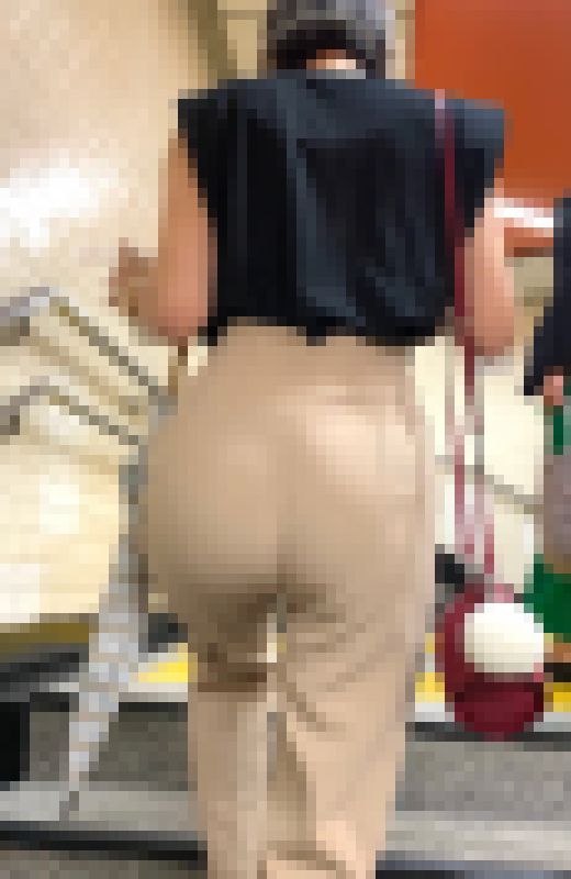 【再販商品SALE】ムッチリとしたお尻にパンツスタイルが似合うエロいOL。歩く度に食い込むお尻に貴方に肉棒も反応します【5】　サンプル画像1