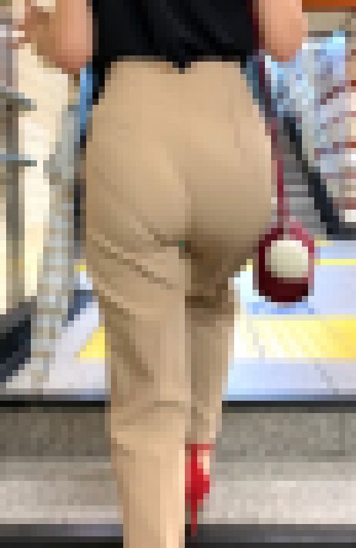 【再販商品SALE】ムッチリとしたお尻にパンツスタイルが似合うエロいOL。歩く度に食い込むお尻に貴方に肉棒も反応します【5】　サンプル画像2