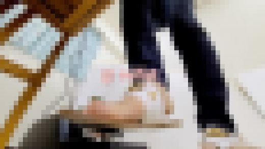 サンダルでキーボードペダル踏み#9　サンプル画像2