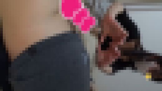 素人のJDやOLお姉さん達3人がおじさんの肉棒を手コキ抜き☆おまけ付　サンプル画像2