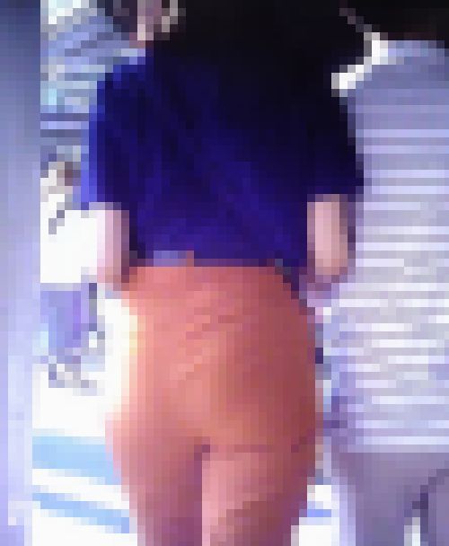 清楚系美女の超絶クビレ巨美尻ヒップがピタパンをパッツンパッツンにして歩いてるよ　サンプル画像2
