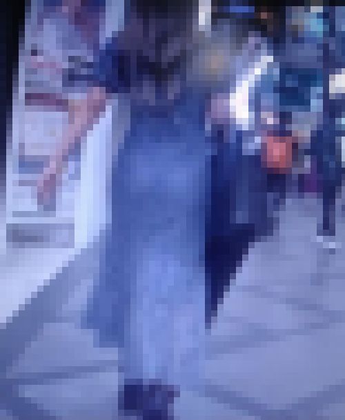 超スーパー激カワギャルがピタピタドレスを着てプリプリした服にまとわりつくお尻のラインを気にしながら歩いてるよ　サンプル画像1