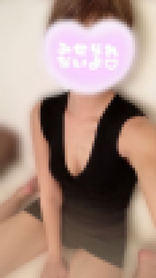 【隠撮】超絶可愛いOL美人新人セラピストさん！引き締まった健康的な美体でオイル手コキ！【22歳あずさ#1】　サンプル画像1