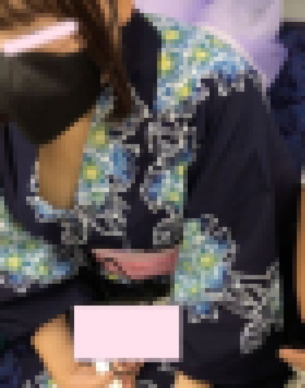 【夏祭り】浴衣の胸元はだける美女 サンプル画像