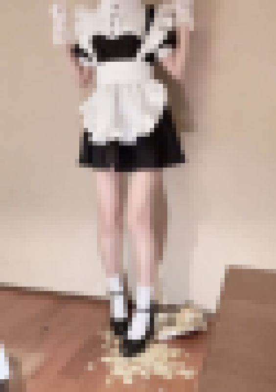 【踏まれ視点】メイドさんのポテチクラッシュ サンプル画像