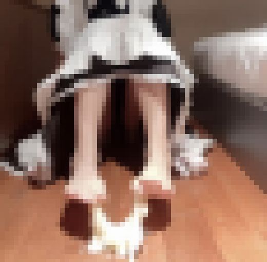 メイドさんの足でこねるおやつ作り　サンプル画像2