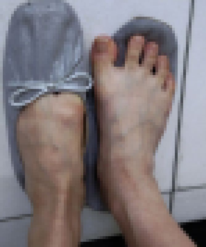 ４Ｋ★顔出し多め★ギャラ13万！コレが素足履き21時間の美少女が誇る”ホンモノ”のつま先だ② サンプル画像