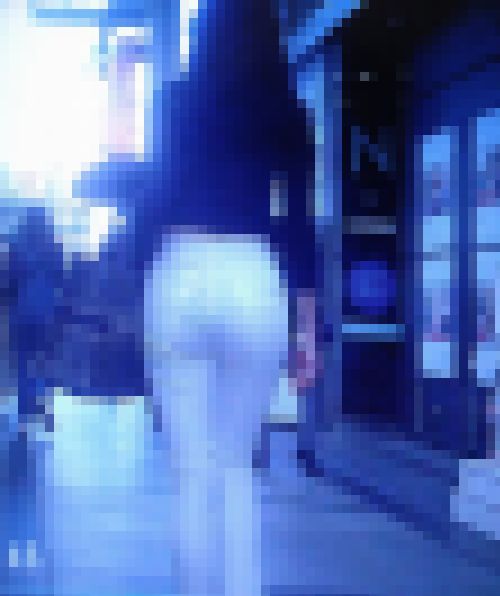 自分的最高傑作のうちの一つ①完全無欠の超絶美女がブランド白ピタパン履いてＴライン透かしてドエロ美尻ヒップ振って歩いてるよ サンプル画像