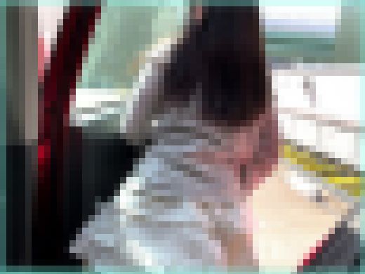 【車内フェラ】合法炉り友達への痴漢がバレた後に後部座席でヌいてもらった件【個人撮影】　サンプル画像3