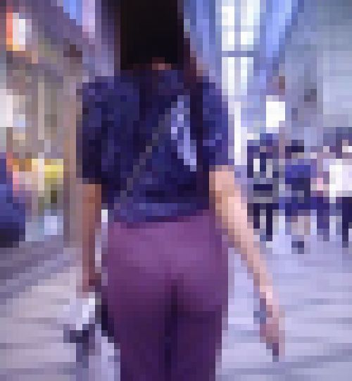 エロフェロモン放出の白ピタワンピ美女＆超絶美女の赤ピタパンにクイ込んだＴバックラインがめちゃくちゃエロいという2名 サンプル画像