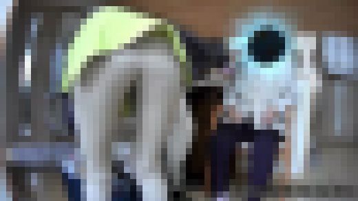 歯科助手さんの突き出したお尻　サンプル画像2