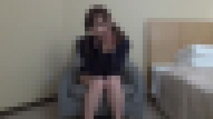 色白スレンダーの23歳美人OLが膣奥を激しく突かれアソコをビショ濡れにして喘ぎまくる　サンプル画像1