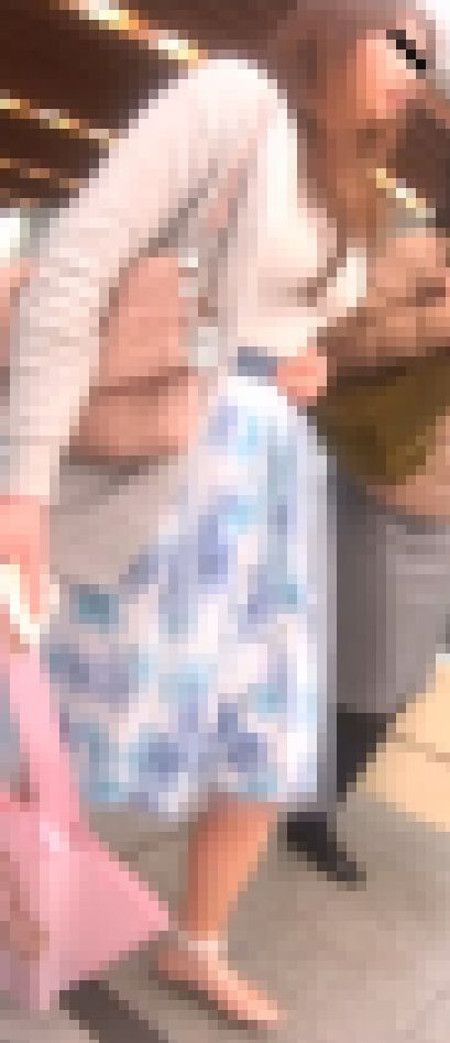 衝撃的な爆乳OLに密着！！ サンプル画像