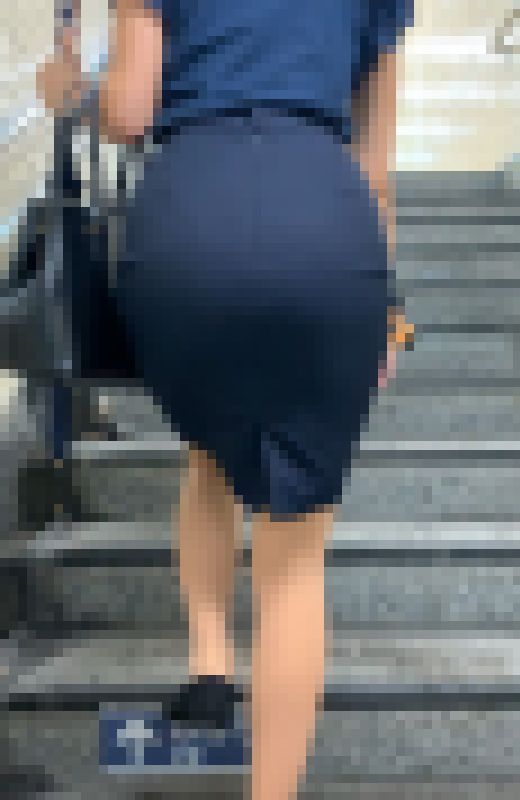 【再販商品SALE】巨尻でタイトスカートがパンパンに張っているエロいＯＬ！でも弾力があってバック専用のお尻の変態ＯＬ【21】　サンプル画像3